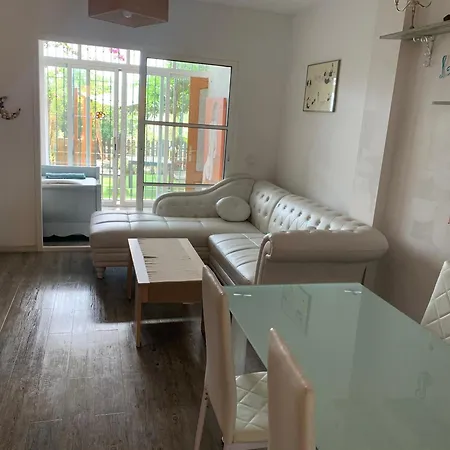 Apartment Con Jardin Y Piscina En El Faro De Calaburras